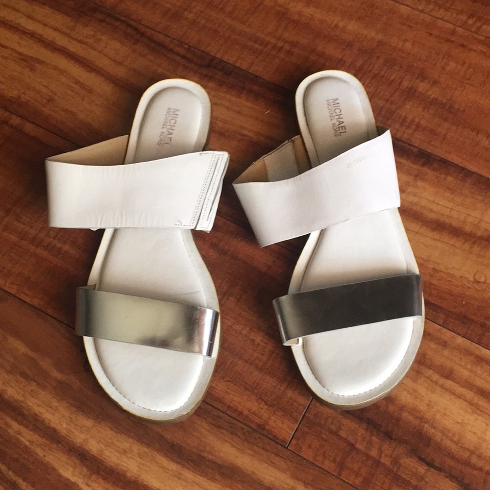 Michael Kor white and Sliver size 9 leather sandal